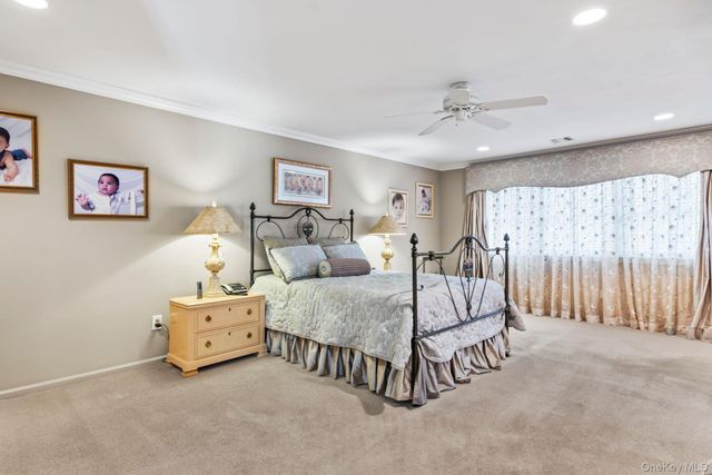 77 The Woods, Commack, NY 11725