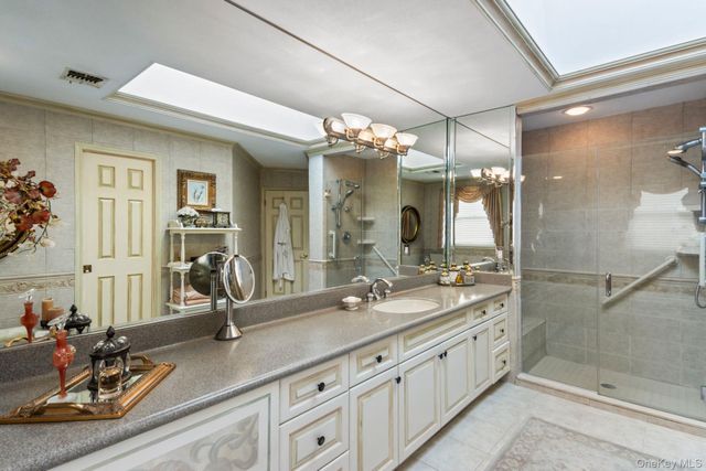 77 The Woods, Commack, NY 11725