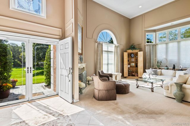 77 The Woods, Commack, NY 11725