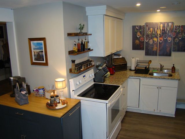 13 Back River Road, Bedford, NH 03110