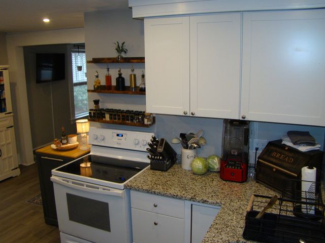 13 Back River Road, Bedford, NH 03110