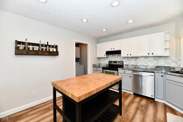 517 Martha Eunice Lane, Clayton, IN 46118