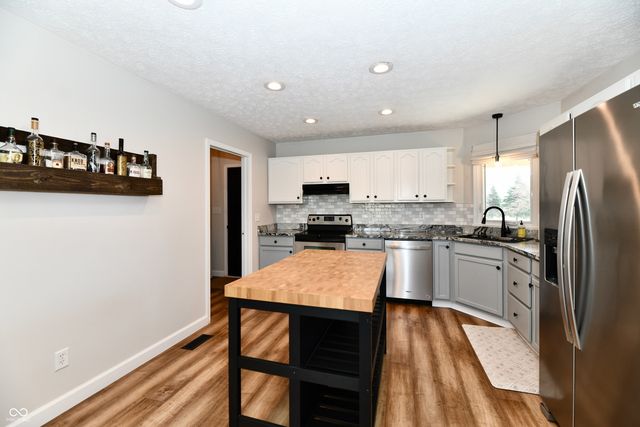 517 Martha Eunice Lane, Clayton, IN 46118