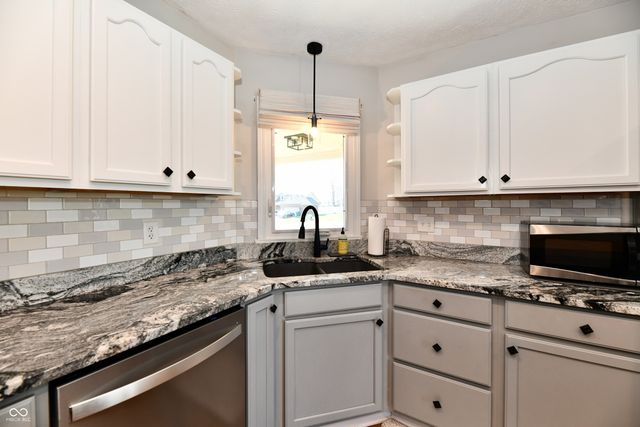 517 Martha Eunice Lane, Clayton, IN 46118