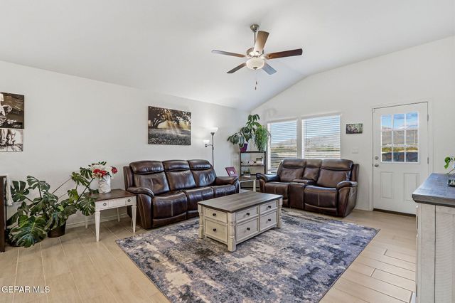 7718 Cottonwood Street, Vinton, TX 79821