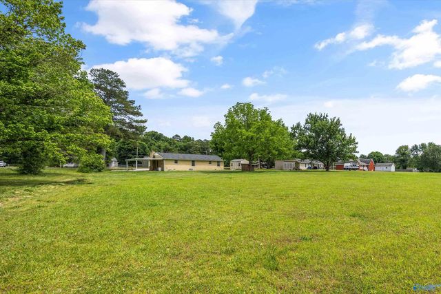 1807 Lindsay Lane N, Athens, AL 35613