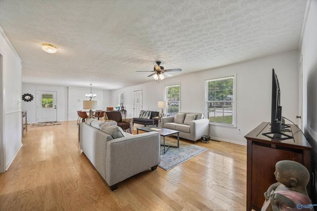 1807 Lindsay Lane N, Athens, AL 35613