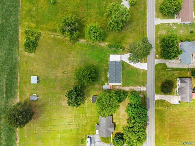 1807 Lindsay Lane N, Athens, AL 35613