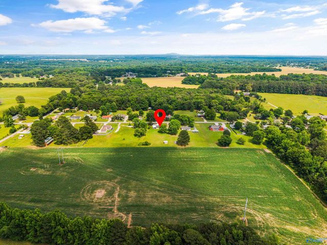1807 Lindsay Lane N, Athens, AL 35613