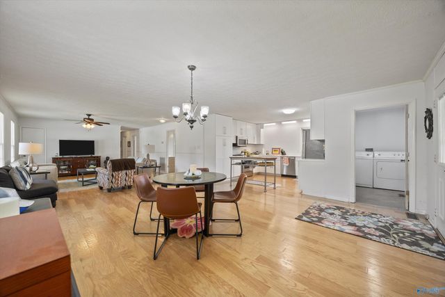 1807 Lindsay Lane N, Athens, AL 35613