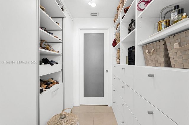 1605 Bay Rd 201, Miami Beach, FL 33139