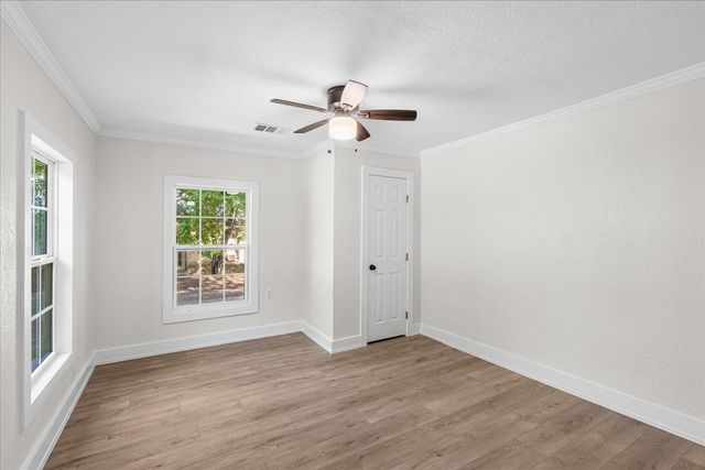 1325 Navarro Drive, Corsicana, TX 75110