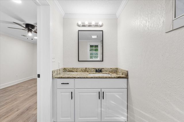 1325 Navarro Drive, Corsicana, TX 75110