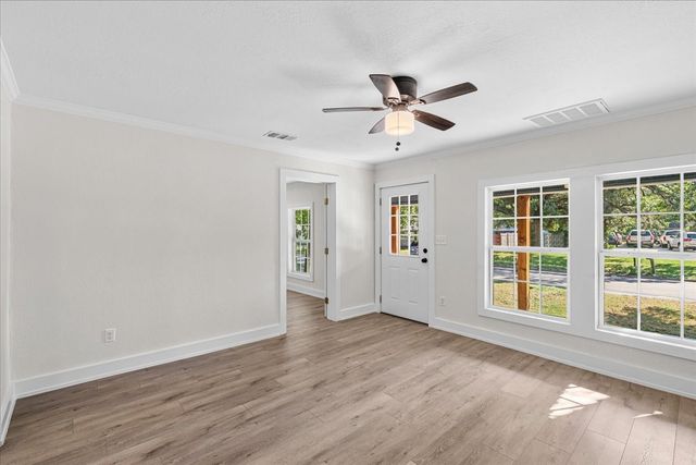 1325 Navarro Drive, Corsicana, TX 75110