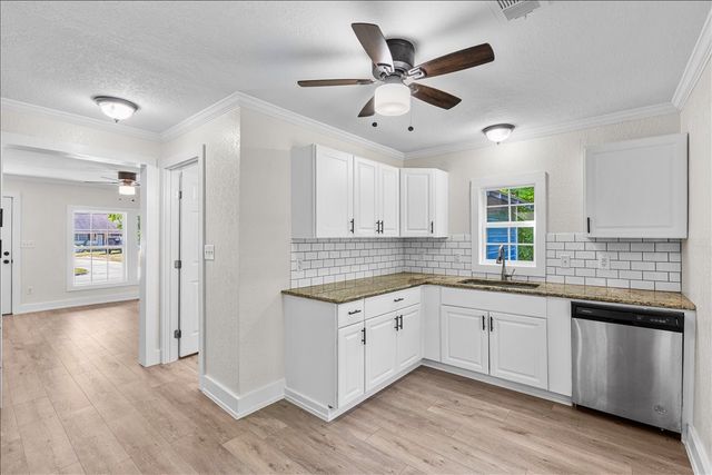 1325 Navarro Drive, Corsicana, TX 75110