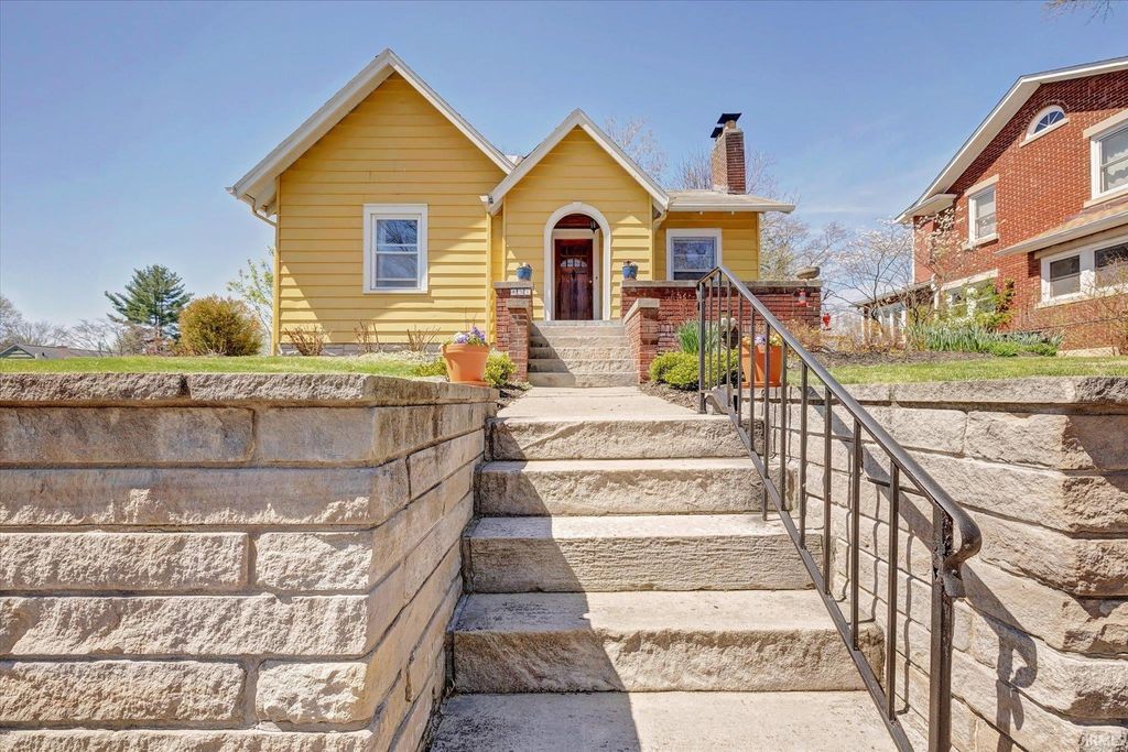 824 S Park Avenue, Bloomington, IN 47401