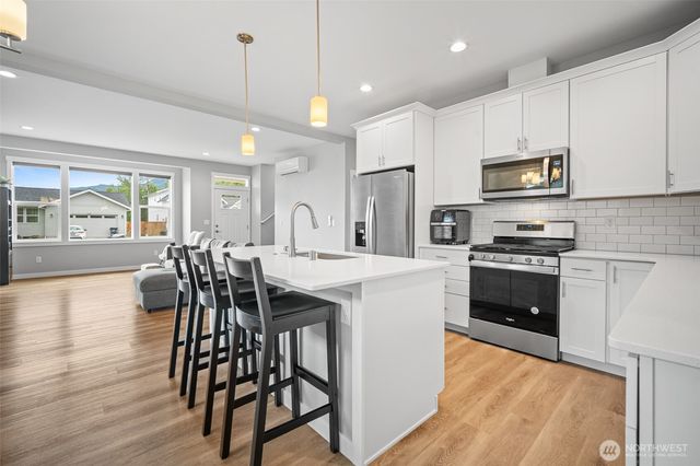 937 Crimson Court, Nooksack, WA 98276