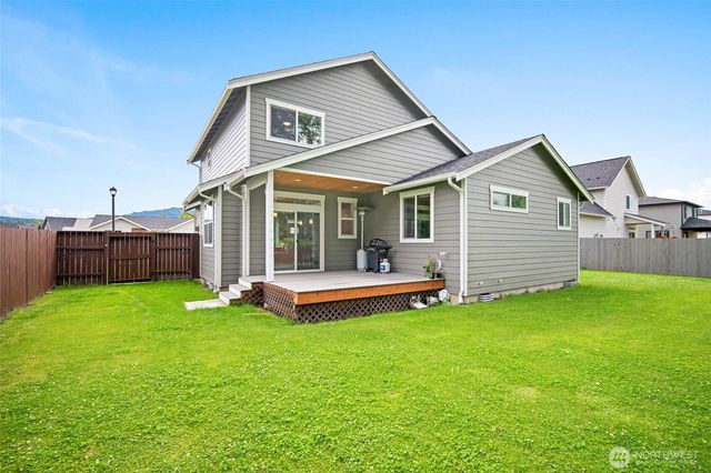 937 Crimson Court, Nooksack, WA 98276