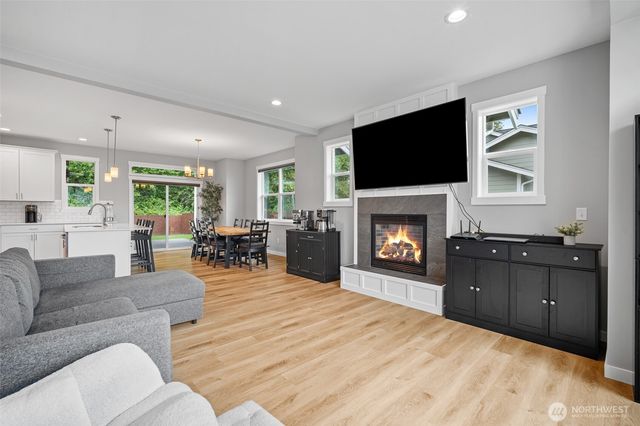 937 Crimson Court, Nooksack, WA 98276
