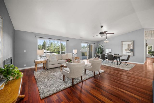 6127 N Campbell Rd, Otis Orchards, WA 99027