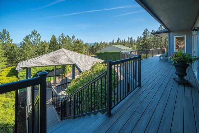 6127 N Campbell Rd, Otis Orchards, WA 99027