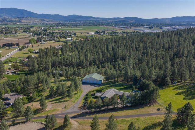 6127 N Campbell Rd, Otis Orchards, WA 99027