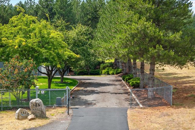 6127 N Campbell Rd, Otis Orchards, WA 99027