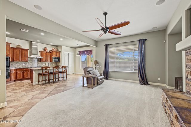5637 W STRAIGHT ARROW Lane, Phoenix, AZ 85083
