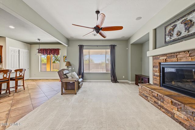 5637 W STRAIGHT ARROW Lane, Phoenix, AZ 85083