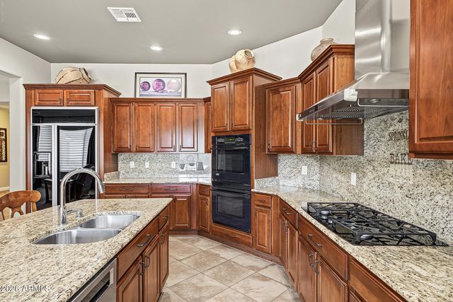 5637 W STRAIGHT ARROW Lane, Phoenix, AZ 85083