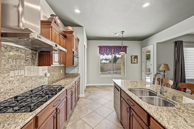 5637 W STRAIGHT ARROW Lane, Phoenix, AZ 85083