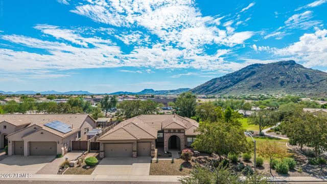 5637 W STRAIGHT ARROW Lane, Phoenix, AZ 85083