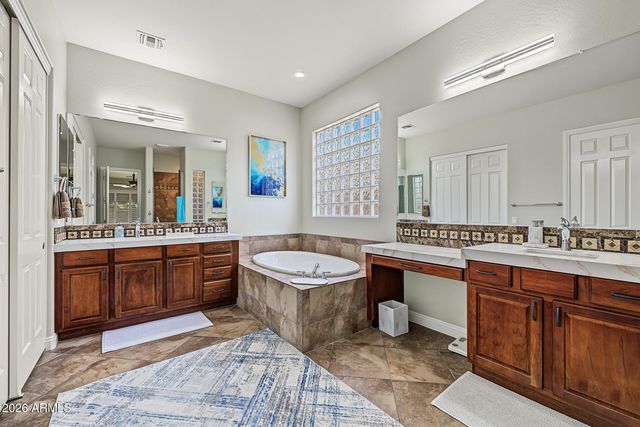 5637 W STRAIGHT ARROW Lane, Phoenix, AZ 85083