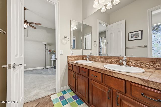 5637 W STRAIGHT ARROW Lane, Phoenix, AZ 85083