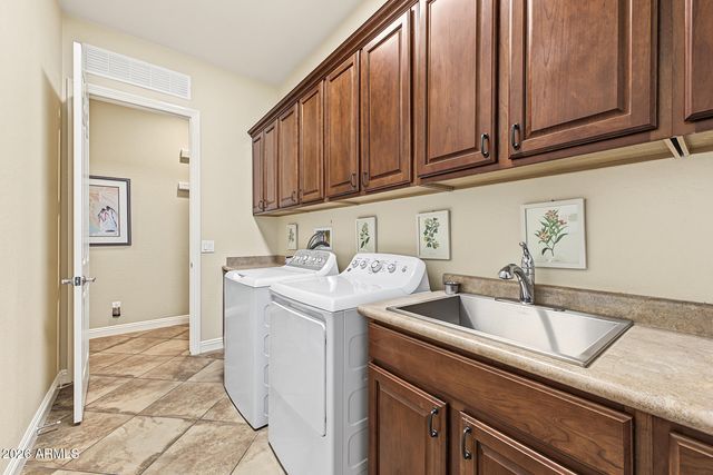 5637 W STRAIGHT ARROW Lane, Phoenix, AZ 85083