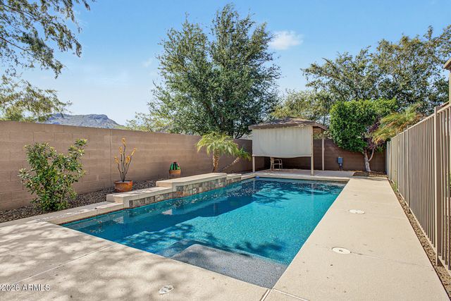 5637 W STRAIGHT ARROW Lane, Phoenix, AZ 85083