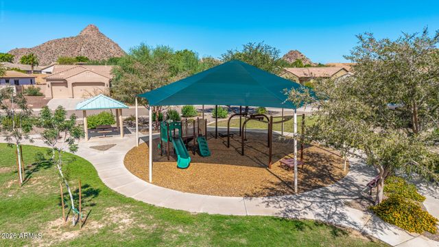 5637 W STRAIGHT ARROW Lane, Phoenix, AZ 85083