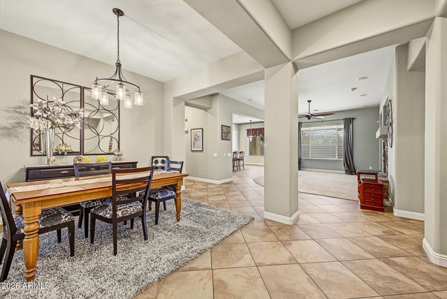 5637 W STRAIGHT ARROW Lane, Phoenix, AZ 85083