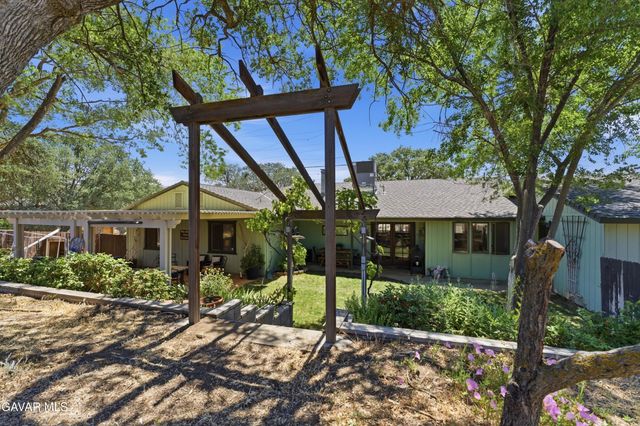 22731 Camp Drive, Tehachapi, CA 93561