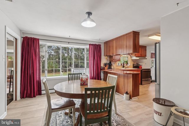 1002 CATHILL RD, Sellersville, PA 18960