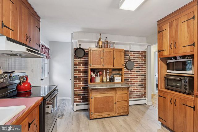 1002 CATHILL RD, Sellersville, PA 18960