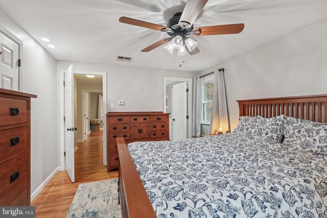 1002 CATHILL RD, Sellersville, PA 18960