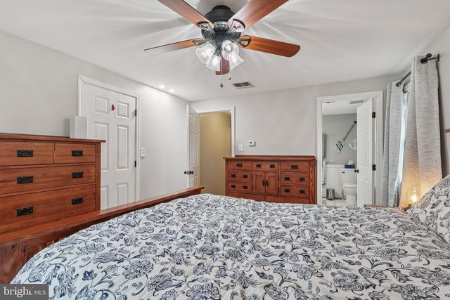 1002 CATHILL RD, Sellersville, PA 18960