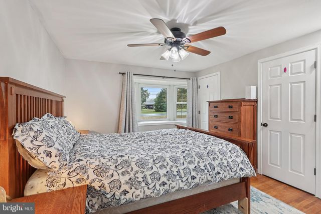 1002 CATHILL RD, Sellersville, PA 18960