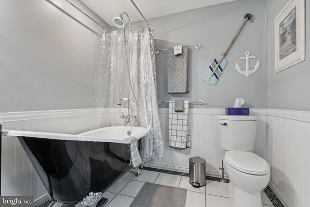 1002 CATHILL RD, Sellersville, PA 18960