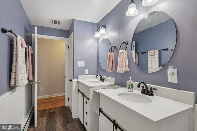 1002 CATHILL RD, Sellersville, PA 18960