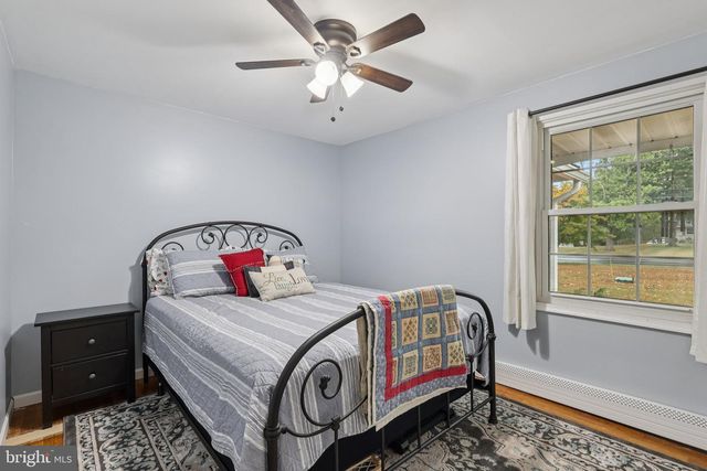 1002 CATHILL RD, Sellersville, PA 18960