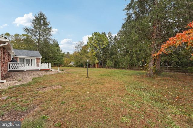 1002 CATHILL RD, Sellersville, PA 18960