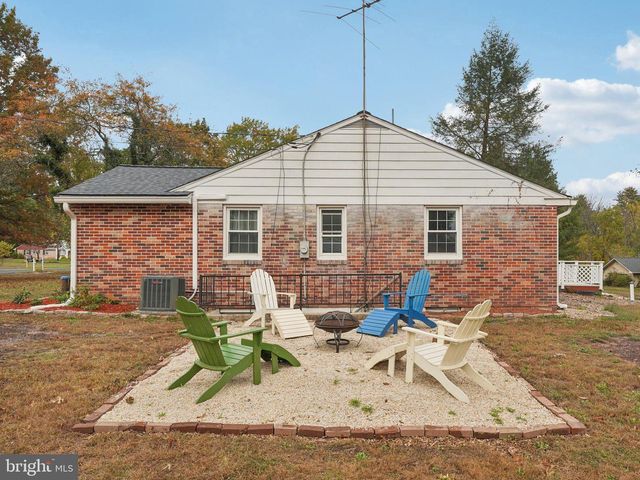 1002 CATHILL RD, Sellersville, PA 18960