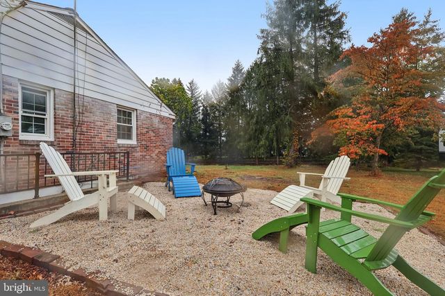 1002 CATHILL RD, Sellersville, PA 18960